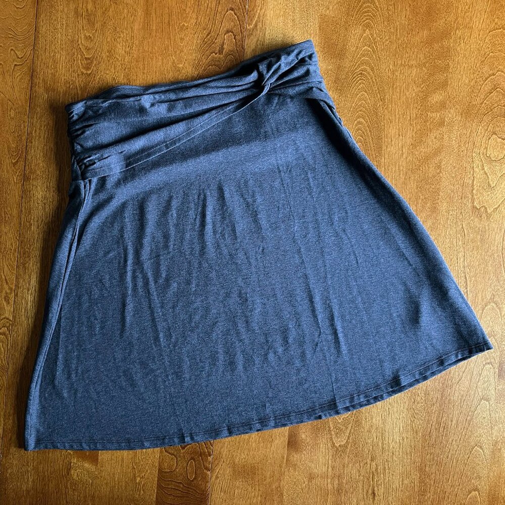 Patagonia twist-waist navy skirt M